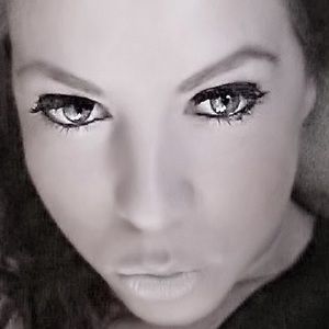 Meet your Posher, Lorrie